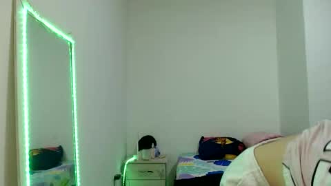 Snapshot of doll_sary chatting on 4, 6, 2026 Catherine XXX online show from 4, 6, 2026