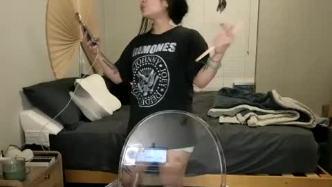 DOLLLFACE online show from 31, 12, 2024