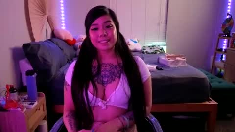 DOLLLFACE online show from 19, 2, 2025