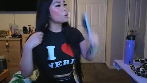 DOLLLFACE online show from 28, 2, 2025