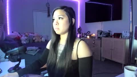 DOLLLFACE online show from 11, 3, 2025