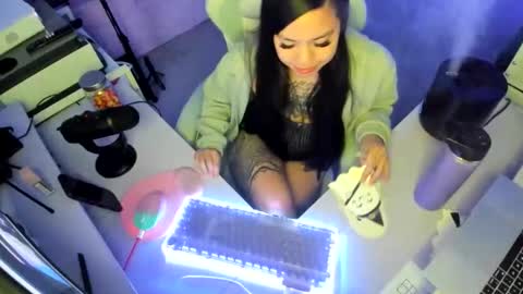 DOLLLFACE online show from 23, 10, 2025