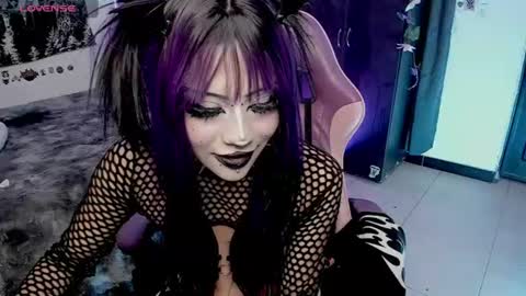 Snapshot of dolly_bones chatting on 21, 6, 2026 dolly_bones online show from 21, 6, 2026