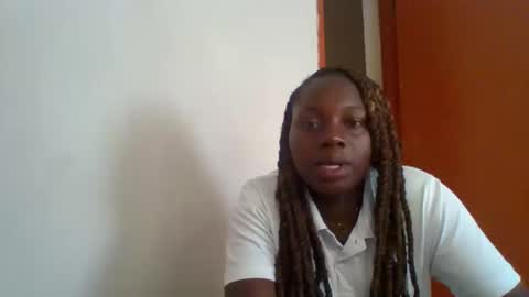 dollyvee online show from 21, 4, 2026