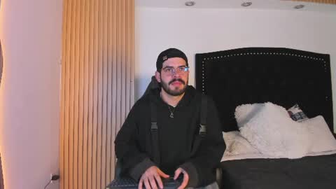 Snapshot of domboy_ chatting on 11, 7, 2026 domboy online show from 11, 7, 2026