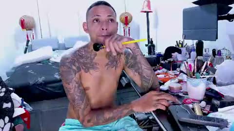 Snapshot of dominant_gay_xxx chatting on 17, 6, 2026 jjhoy online show from 17, 6, 2026
