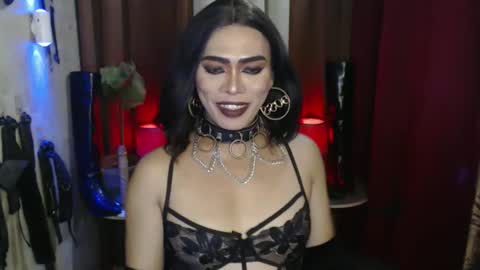 Snapshot of dominantrix_diannaxxx chatting on 3, 5, 2026 diana online show from 3, 5, 2026
