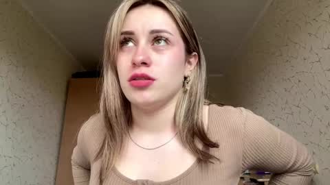 Snapshot of domingadandridge chatting on 9, 4, 2026 Mia online show from 9, 4, 2026