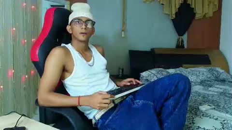 Snapshot of dominic_smith_ chatting on 18, 6, 2026 dominic_smith_ online show from 18, 6, 2026