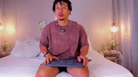 Snapshot of dominik_drake chatting on 7, 7, 2026 Dominik Drake online show from 7, 7, 2026