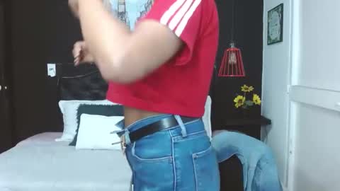 Snapshot of domink_gilr chatting on 18, 2, 2025 D O M I N K online show from 18, 2, 2025