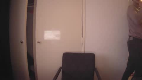 Snapshot of donn053 chatting on 13, 4, 2026 Papi online show from 13, 4, 2026