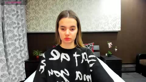 Donna On GMT2 Mon-Fri 3-9 AM online show from 24, 12, 2024