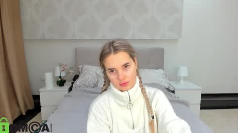 Donna On GMT2 Mon-Fri 3-9 AM online show from 12, 11, 2025