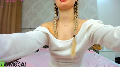 Donna On GMT2 Mon-Fri 3-9 AM online show from 9, 4, 2026