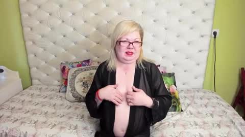 DonnaGriffin online show from 22, 2, 2025