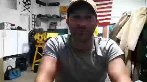 Snapshot of donniestone chatting on 14, 10, 2025 donniestone online show from 14, 10, 2025