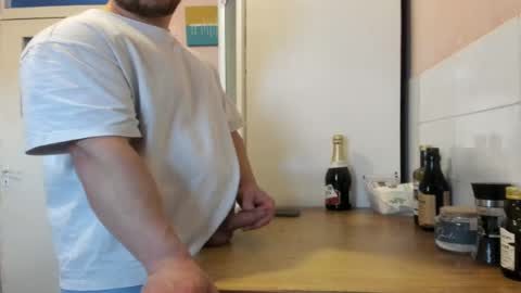 menu  below online show from 28, 4, 2026