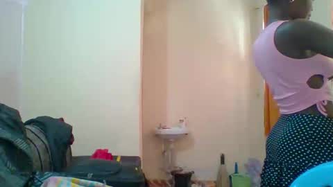 Snapshot of dottletop chatting on 13, 2, 2025 dottletop online show from 13, 2, 2025