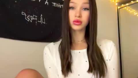 MOLLYYYY dont forget to give me a thumb up online show from 1, 11, 2025