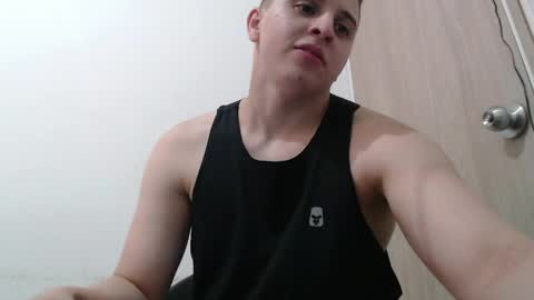 Snapshot of draco_boy2000 chatting on 8, 4, 2026 draco_boy2000 online show from 8, 4, 2026