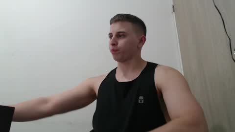 Snapshot of draco_boy2000 chatting on 14, 4, 2026 draco_boy2000 online show from 14, 4, 2026