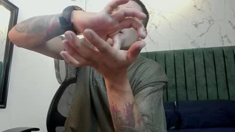 Snapshot of drakeneumann chatting on 4, 2, 2025 Drake Neuman online show from 4, 2, 2025