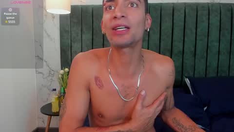 Snapshot of drakeneumann chatting on 4, 2, 2025 Drake Neuman online show from 4, 2, 2025