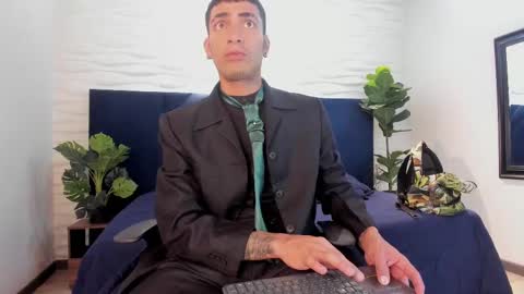 Snapshot of drakeneumann chatting on 13, 2, 2025 Drake Neuman online show from 13, 2, 2025