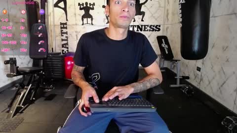 Snapshot of drakeneumann chatting on 14, 2, 2025 Drake Neuman online show from 14, 2, 2025