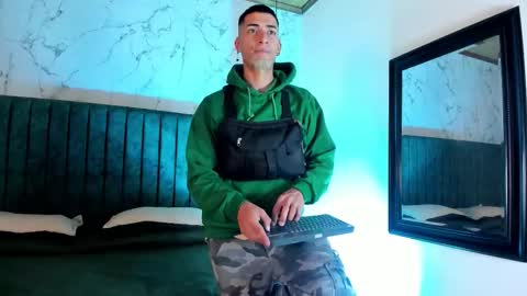 Snapshot of drakeneumann chatting on 20, 9, 2025 Drake Neuman online show from 20, 9, 2025