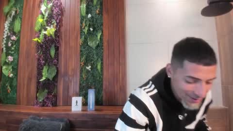 Snapshot of drakeneumann chatting on 26, 9, 2025 Drake Neuman online show from 26, 9, 2025