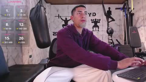 Snapshot of drakeneumann chatting on 28, 9, 2025 Drake Neuman online show from 28, 9, 2025