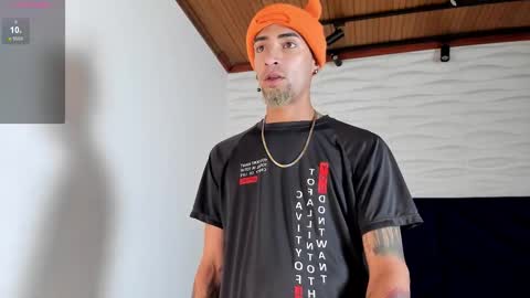 Snapshot of drakeneumann chatting on 4, 10, 2025 Drake Neuman online show from 4, 10, 2025