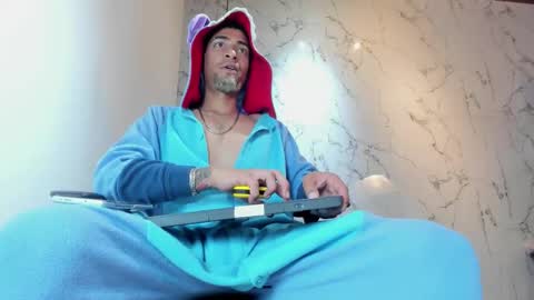 Snapshot of drakeneumann chatting on 8, 10, 2025 Drake Neuman online show from 8, 10, 2025