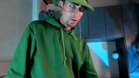 Snapshot of drakeneumann chatting on 29, 10, 2025 Drake Neuman online show from 29, 10, 2025