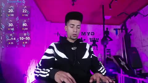 Snapshot of drakeneumann chatting on 4, 11, 2025 Drake Neuman online show from 4, 11, 2025