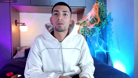 Snapshot of drakeneumann chatting on 8, 11, 2025 Drake Neuman online show from 8, 11, 2025