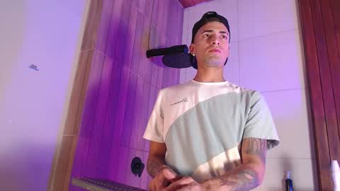 Snapshot of drakeneumann chatting on 11, 11, 2025 Drake Neuman online show from 11, 11, 2025