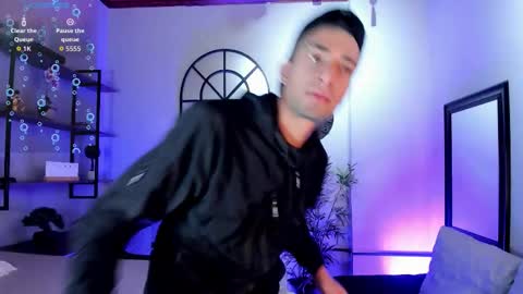 Snapshot of drakeneumann chatting on 18, 11, 2025 Drake Neuman online show from 18, 11, 2025