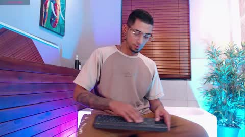 Snapshot of drakeneumann chatting on 25, 5, 2026 Drake Neuman online show from 25, 5, 2026