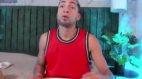Snapshot of drakeneumann chatting on 7, 7, 2026 Drake Neuman online show from 7, 7, 2026
