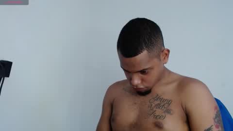 Snapshot of drako_monstercock chatting on 28, 10, 2025 drako_monstercock online show from 28, 10, 2025