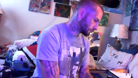 Snapshot of dreaded_folks chatting on 8, 9, 2025 dreaded_folks online show from 8, 9, 2025