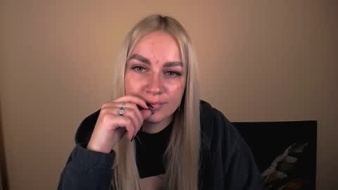Snapshot of dream_dolly_ chatting on 25, 10, 2025 dream_dolly_ online show from 25, 10, 2025