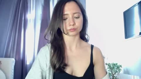 Nicole online show from 23, 4, 2026