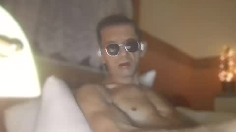 Snapshot of dreambob chatting on 25, 10, 2025 Dreambob online show from 25, 10, 2025