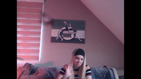 A girl online show from 6, 1, 2025