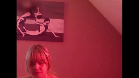 A girl online show from 5, 2, 2025