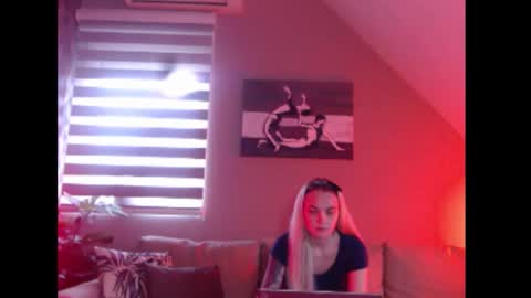 A girl online show from 1, 12, 2025